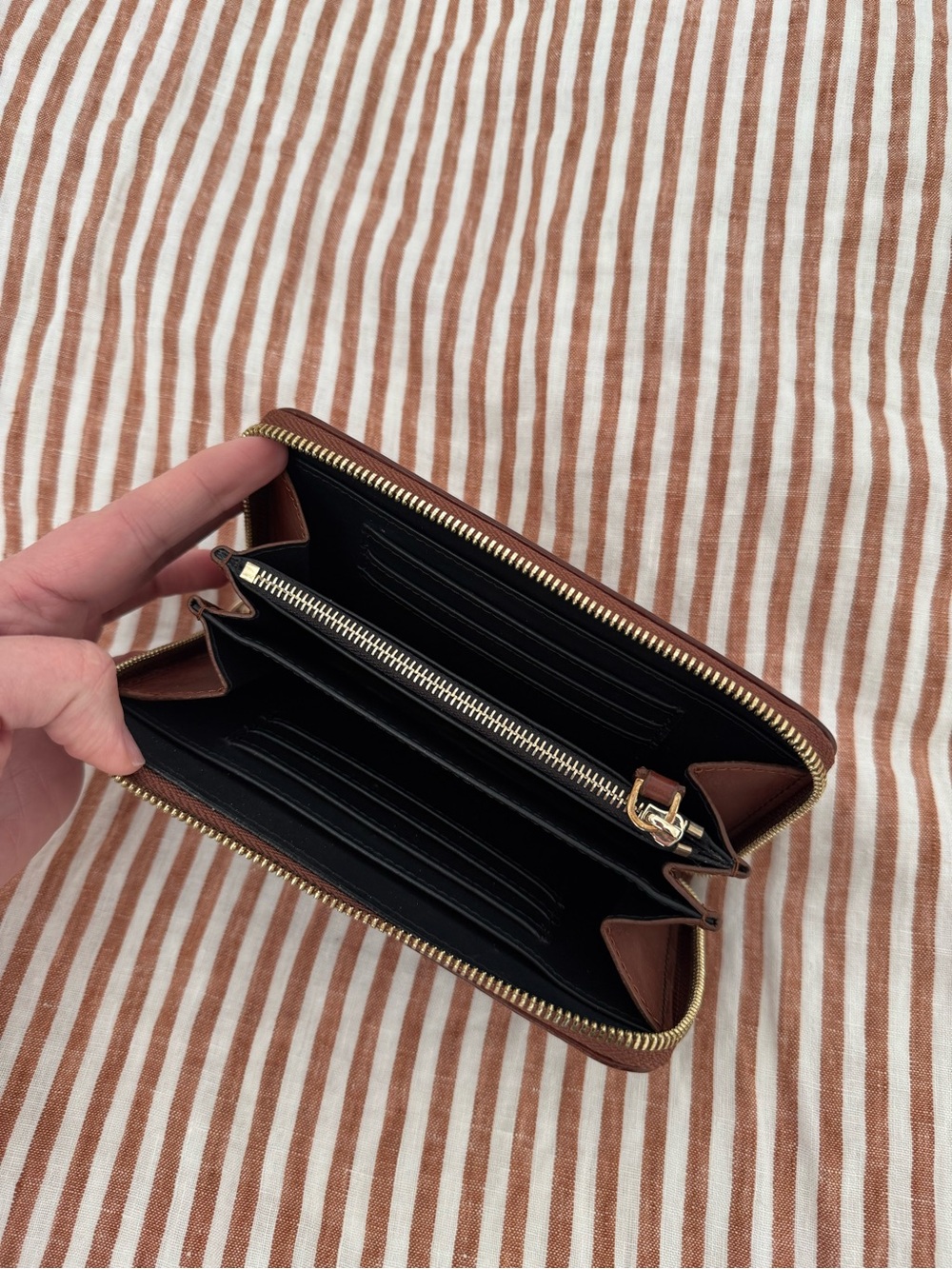Sezane Victoria Women’s Wallet - Picture 2 of 3